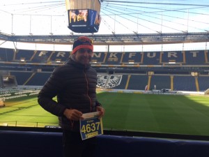 Walter Reichmuth in der Commerzbankarena beim Halbmarathon Frankfurt 2015