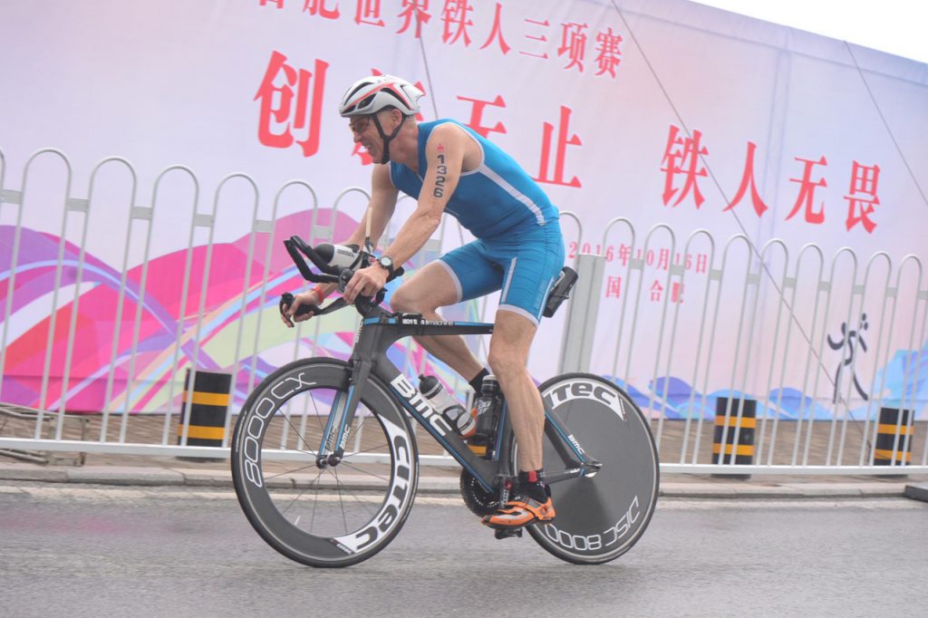 Andreas Bode auf der Radstrecke des IM 70.3 Heifei 2016.