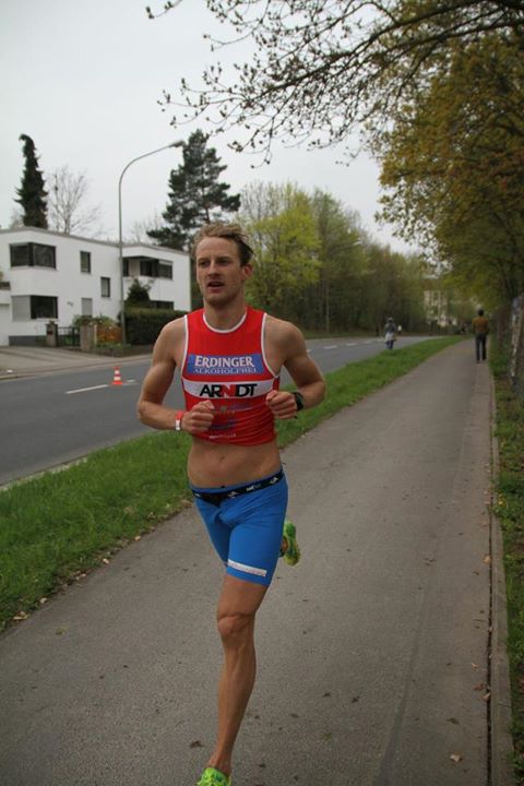 Chaos Wetter beschert PET Athleten Top Platzierungen am Steinberger See – Conrad triumphiert