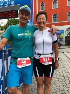 Ingrid und Georg Birkeneder im Ziel des Triathlon Ingolstadt