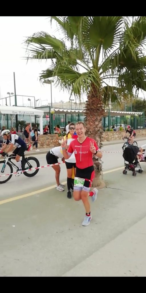 Dirk Janz auf der Laufstrecke des Ironman Barcelona