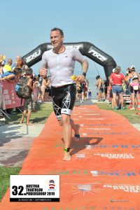 Carsten Meurer auf der Laufstrecke des Podersdorfer Triathlons