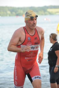 Josef Schnocklake beim Memmert Rothsee Triathlon