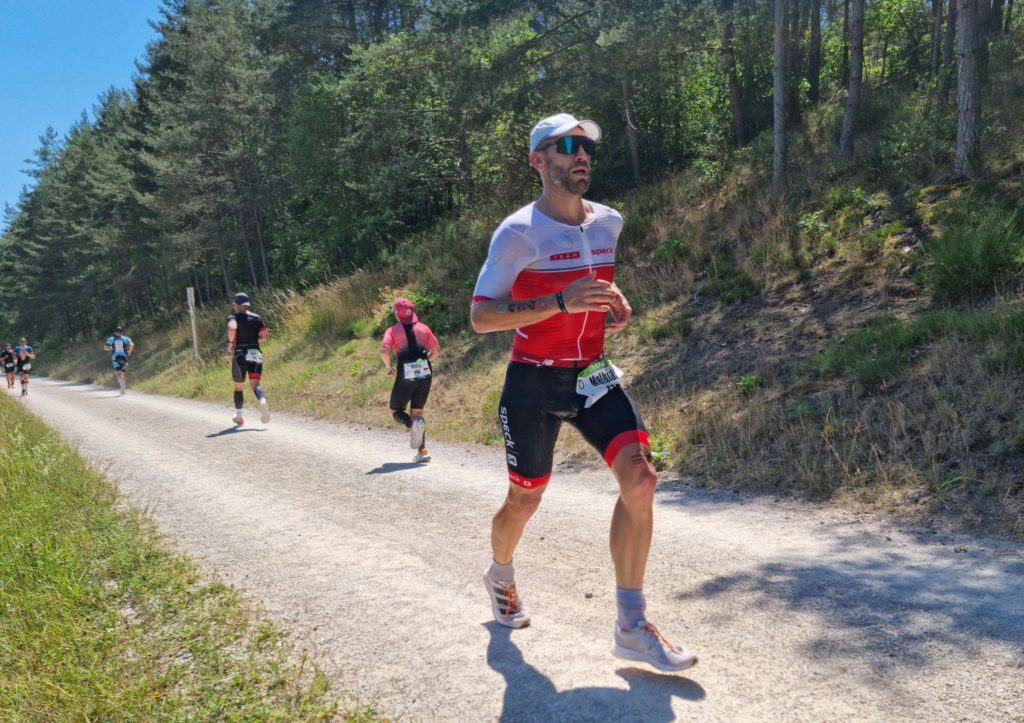 Mathias Burgstaller auf der Laufstrecke des DATEV Challenge Roth powered by hep