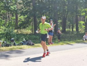 Armin Mergner auf der Laufstrecke des DATEV CHallenge Roth powered by hep 2023