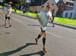 Norbert Walter auf der Laufstrecke des DATEV Challenge Roth powered by hep