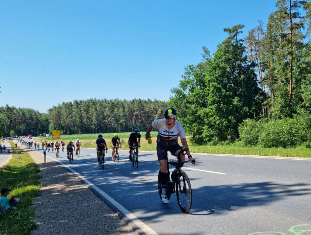 Norbert Walter auf der Radstrecke des DATEV Challenge Roth powered by hep