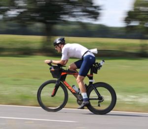Maximilian Küspert auf der Radstrecke des Knappenman